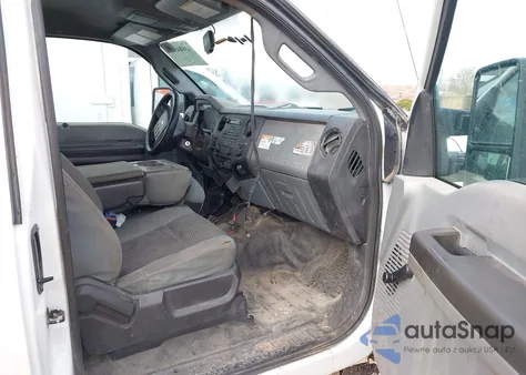 2015 Ford F-250 Xl z USA, uszkodzony, nr VIN 1FD7X2B60FEA48323